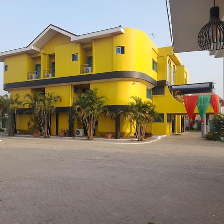 Brookvale Hotel Weija Extérieur photo