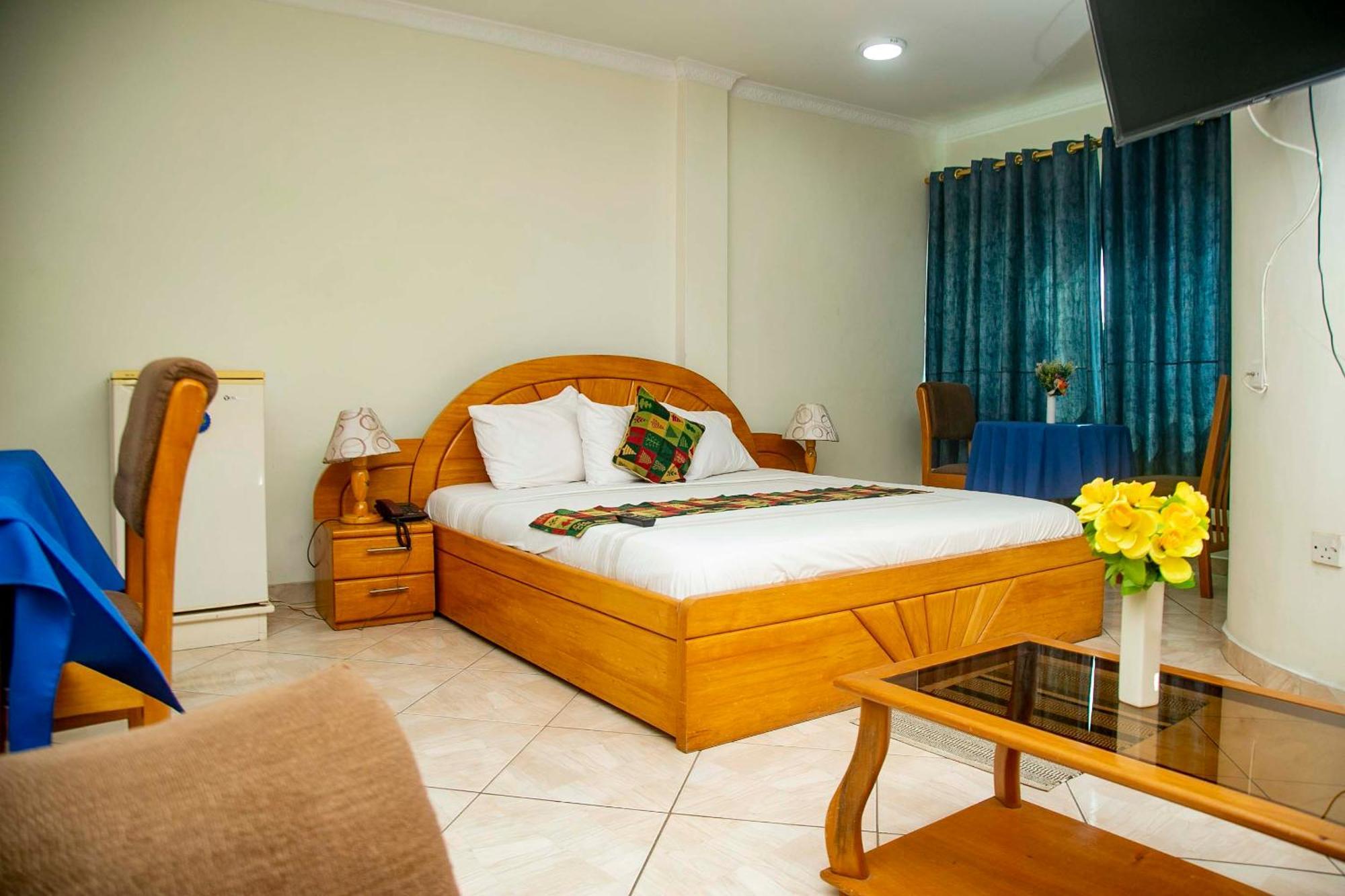 Brookvale Hotel Weija Extérieur photo