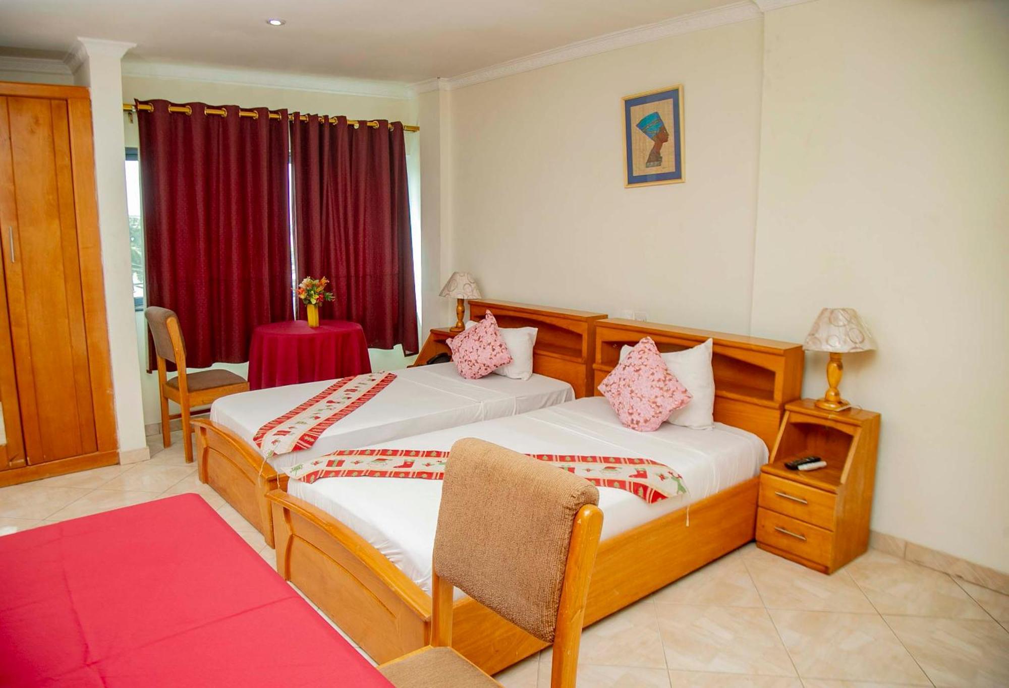 Brookvale Hotel Weija Extérieur photo