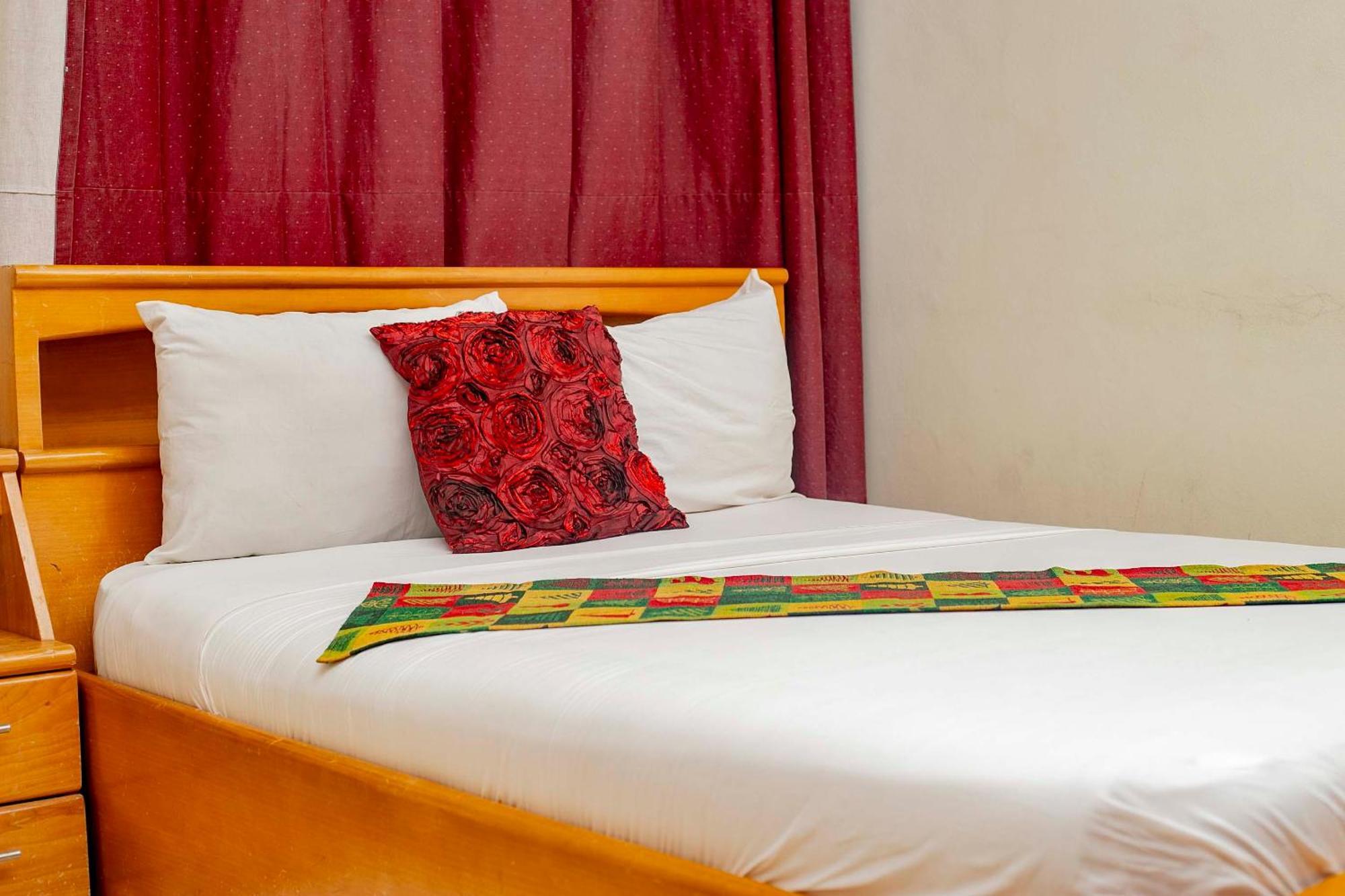 Brookvale Hotel Weija Extérieur photo