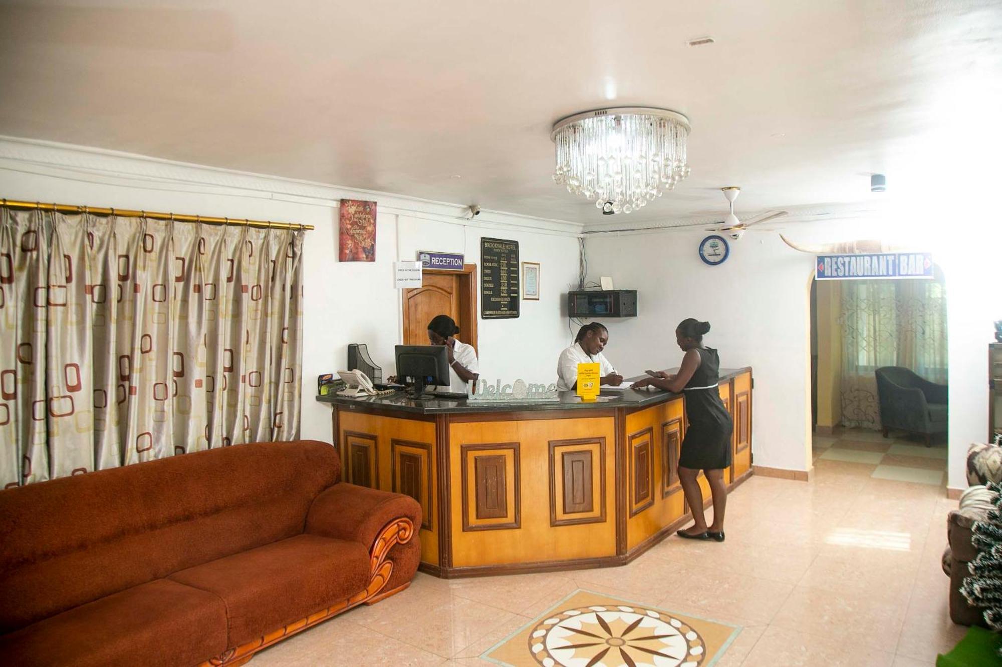 Brookvale Hotel Weija Extérieur photo