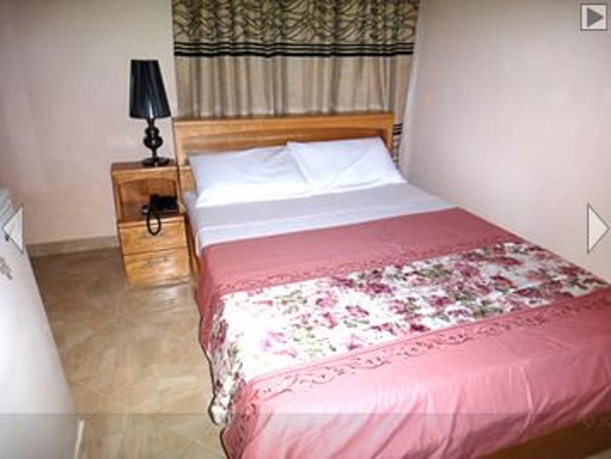 Brookvale Hotel Weija Extérieur photo