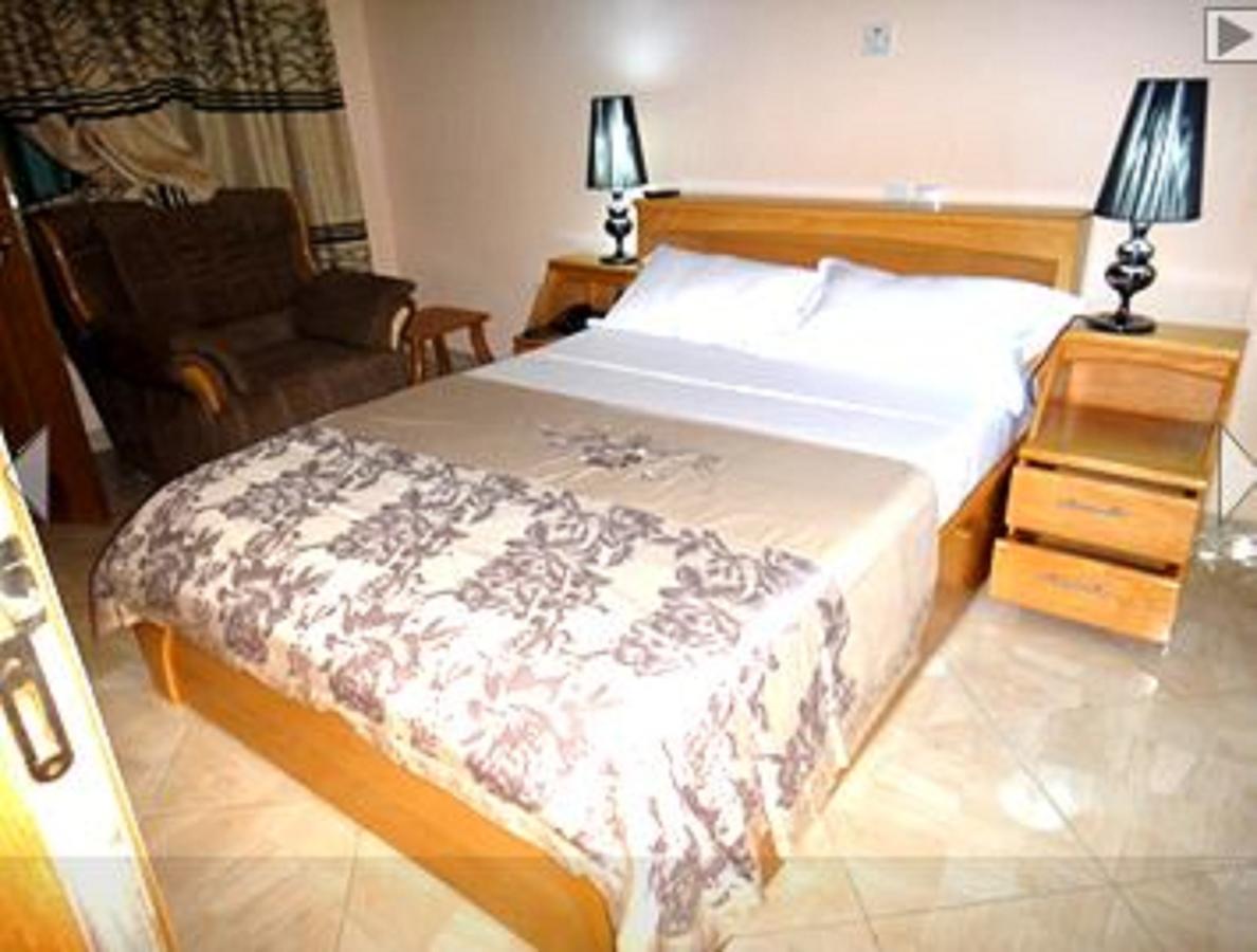 Brookvale Hotel Weija Extérieur photo