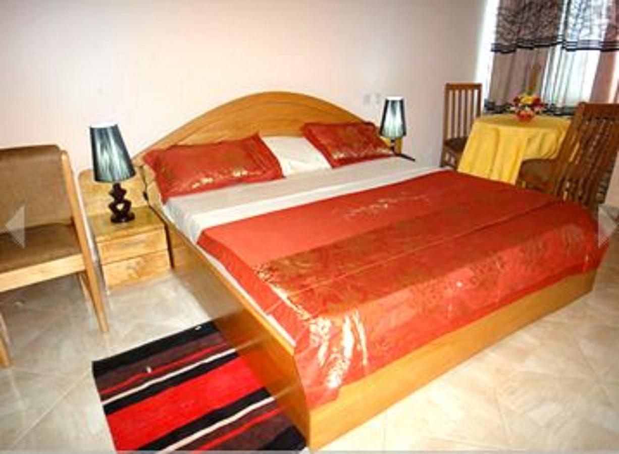 Brookvale Hotel Weija Extérieur photo