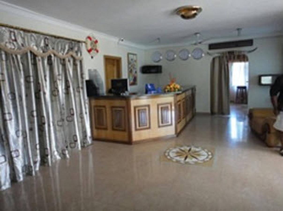 Brookvale Hotel Weija Extérieur photo