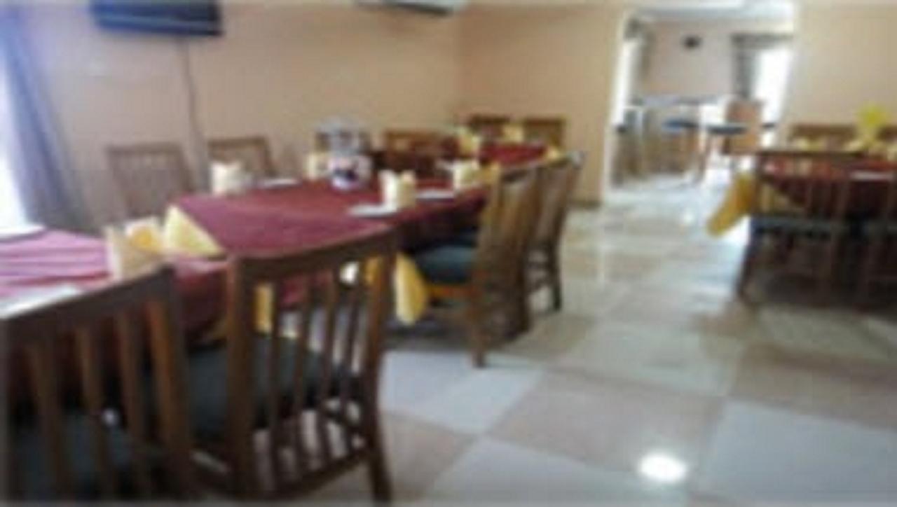 Brookvale Hotel Weija Extérieur photo