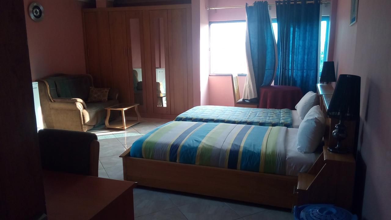 Brookvale Hotel Weija Extérieur photo